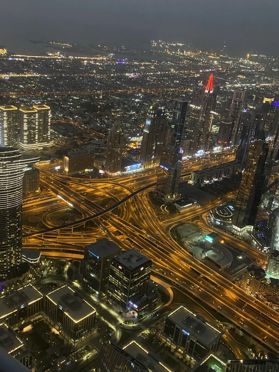 Dubai bei Nacht